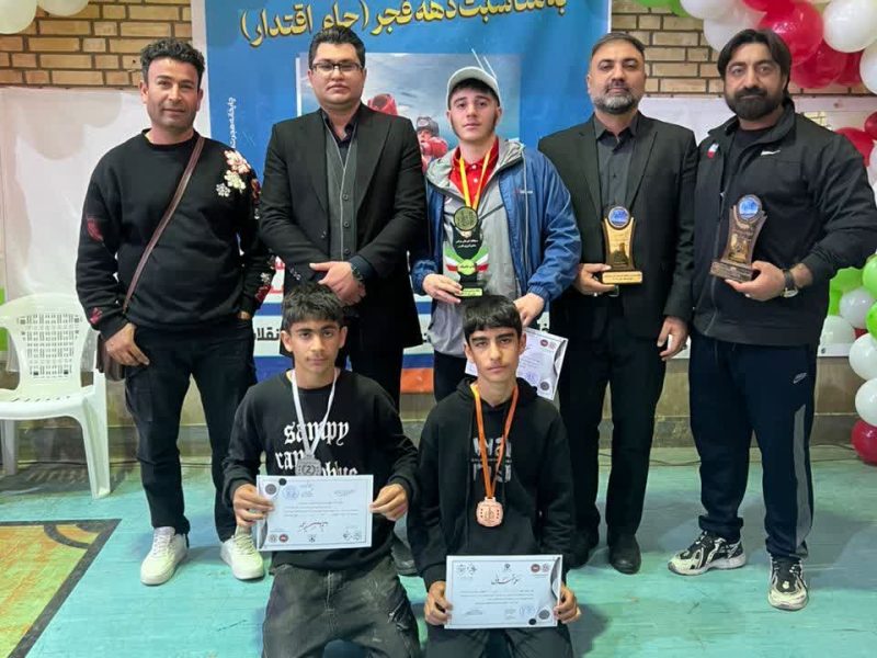 درخشش دانش آموزان بوکسور قیروکارزینی در مسابقات دانش آموزی بوکس استان فارس