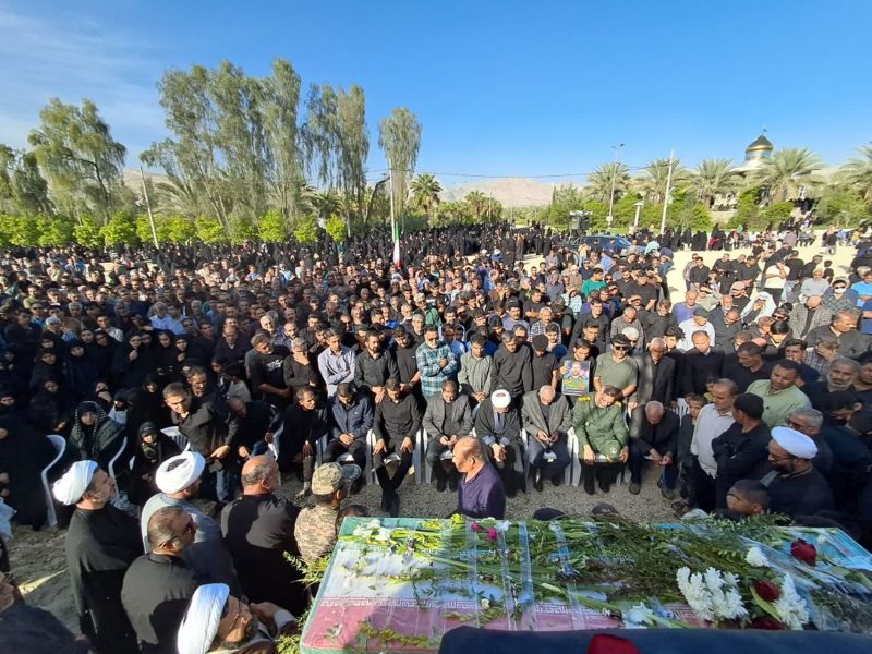 شهید جنگ رمضان «سردار ابوالقاسم ایزدی» با حضور مثال زدنی مردم قیروکارزین به خاک سپرده شد