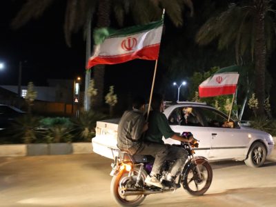 رژه خودرویی مردم شهر قیر در موج چهل و هشت میدان حضور + تصاویر