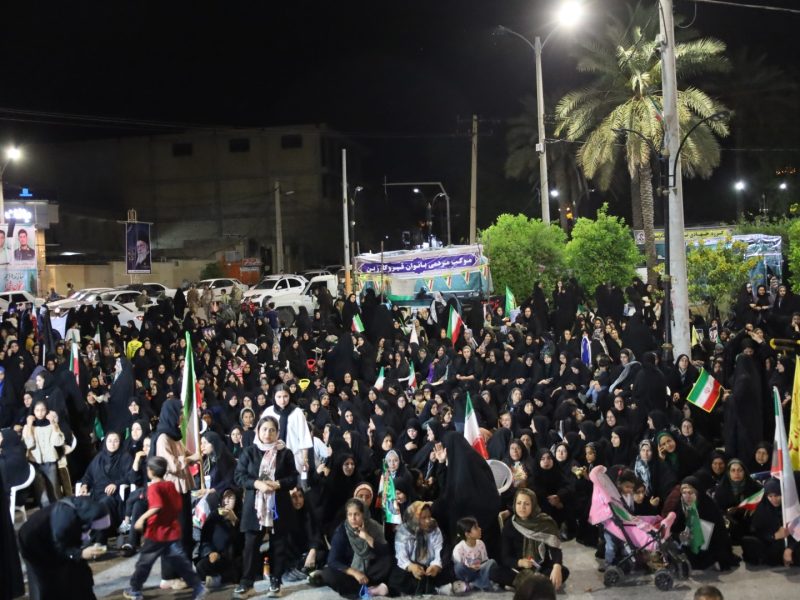 گزارش تصویری؛ سنگ‌تمام هر شب قیروکارزینی ها در سنگر خیابان / موج چهل و نهم