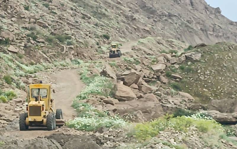 بازگشایی گردنه ملشتری جاده هورز – احمدآباد در هنگام قیروکارزین