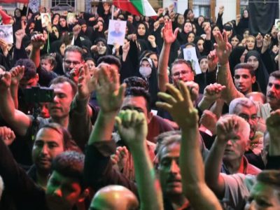 وداع‌باشکوه مردم مبارک‌آباد با پیکرمطهر‌شهیدان ضیایی و بازرگان