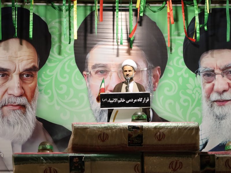 اقتصاد جهانی دکمه‌اش در اختیار ملت ایران است/ حضور مردم در صحنه، کار را یک‌سره خواهد کرد