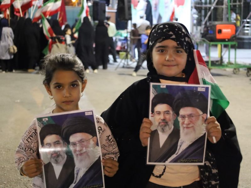 موج هفتاد و نهم از حماسه حضور قیروکارزینی در میدان شهدا شهر قیر
